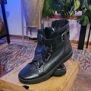 Born  Sophia high-top ankle zip sneakers in black